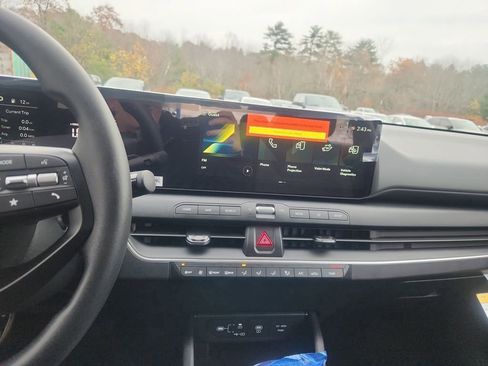 New 2025 Kia K4 LXS image 16