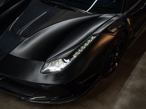 Used 2016 Ferrari 488 GTB RWD image 13