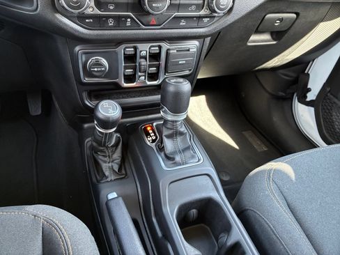 Used 2025 Jeep Wrangler Unlimited Sport AWD/4WD image 40