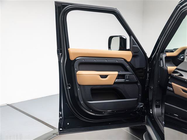 New 2026 Land Rover Defender 130 V8 AWD/4WD image 22