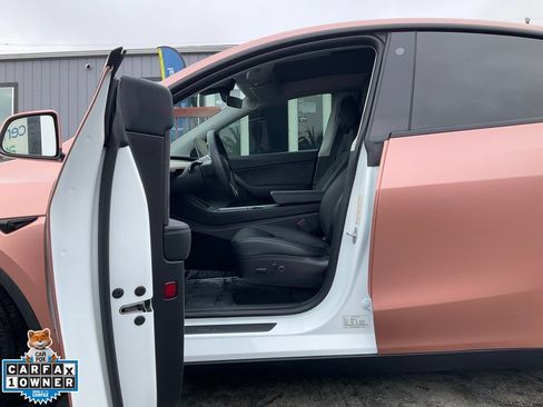 Used 2022 Tesla Model Y Performance AWD/4WD image 6