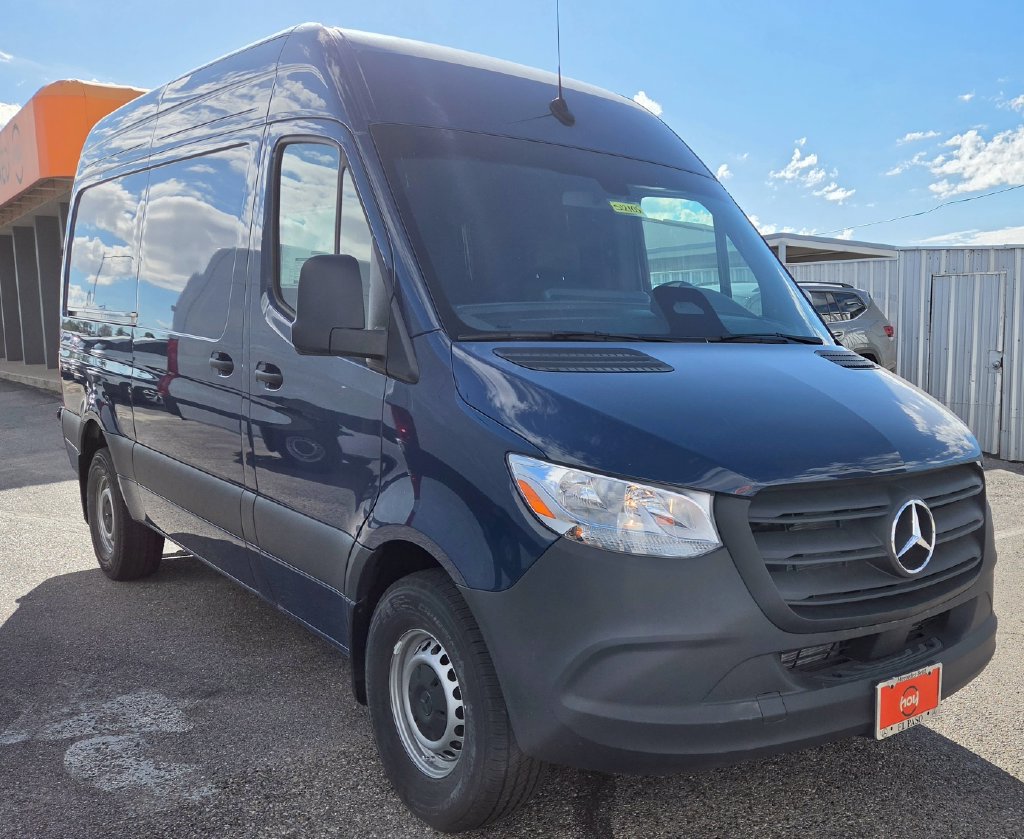 Used 2026 Mercedes-Benz Sprinter 2500 image 2