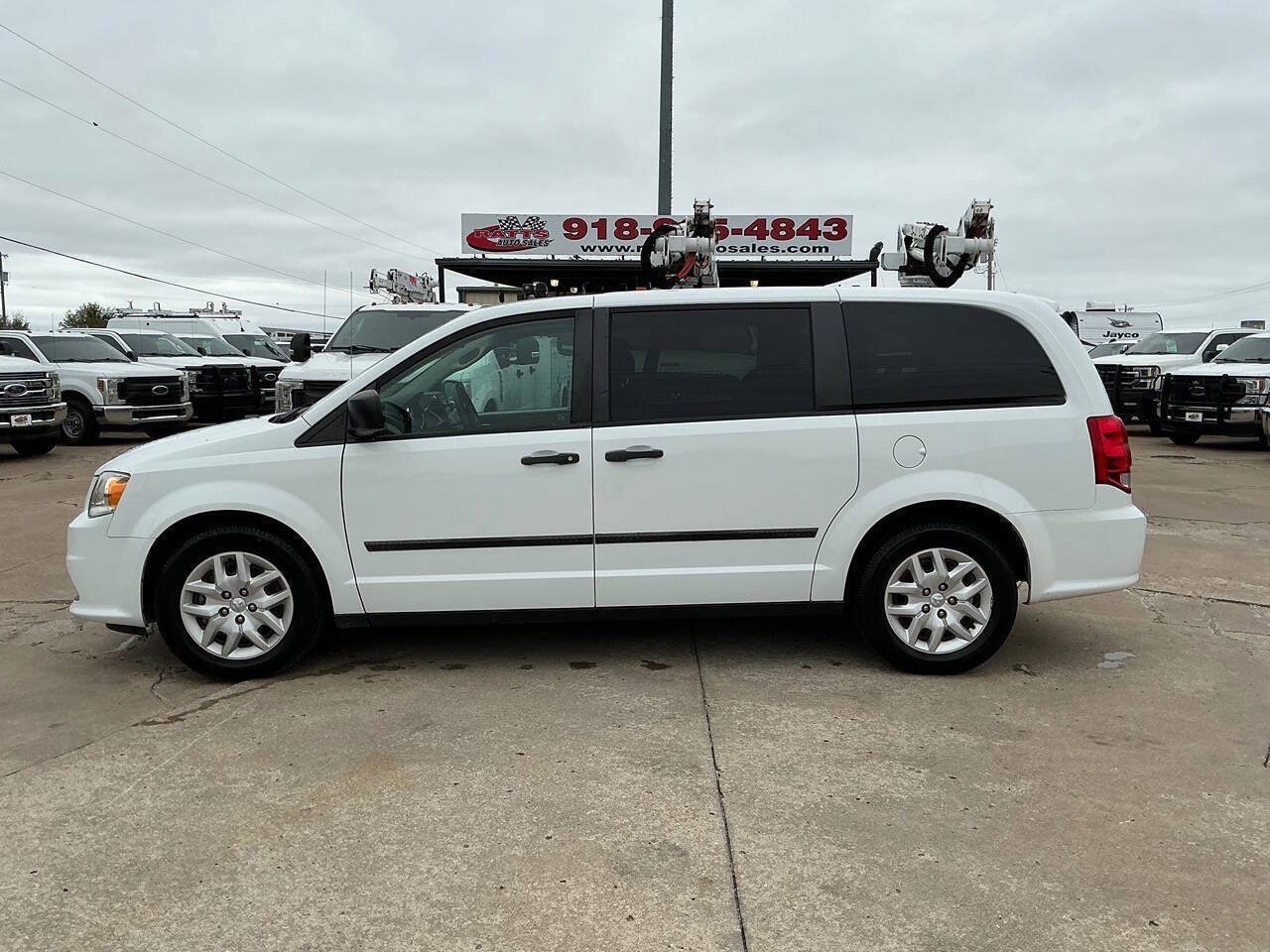 Used 2014 RAM C/V Tradesman FWD image 1