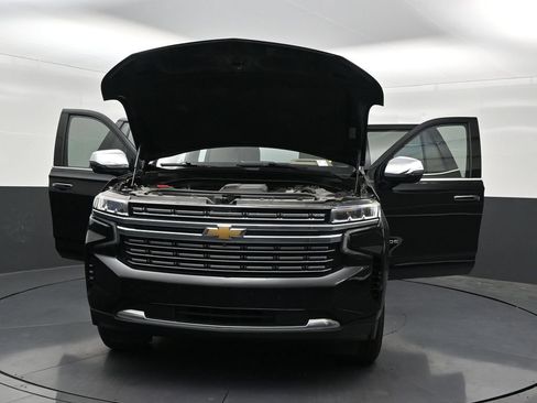 Used 2023 Chevrolet Tahoe Premier w/ Advanced Technology Package RWD image 37