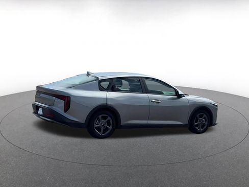 Used 2025 Kia K4 LXS image 11