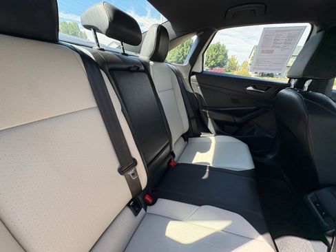 Used 2019 Volkswagen Jetta R-Line FWD image 18