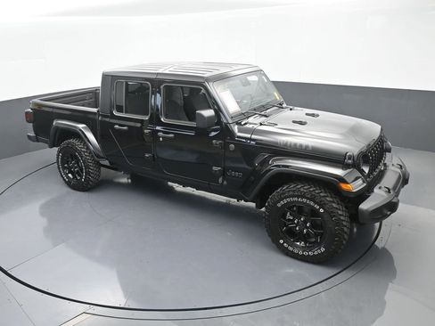 Used 2024 Jeep Gladiator Sport image 57