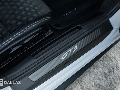 Used 2026 Porsche 911 GT3 RWD image 42