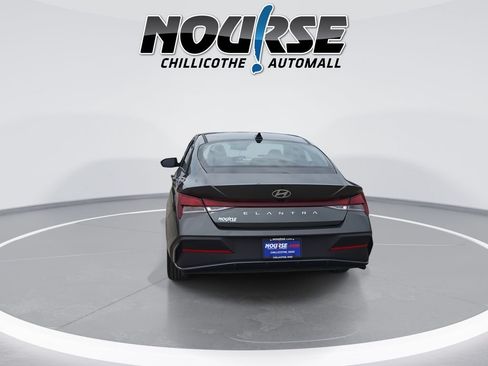 Used 2024 Hyundai Elantra SEL FWD image 7
