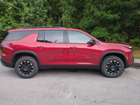New 2027 Chevrolet Traverse Z71 w/ Driver Confidence Package AWD/4WD image 3
