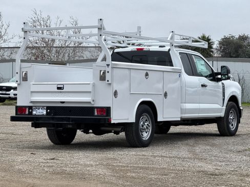 New 2025 Ford F350 XL w/ XL Chrome Package image 4