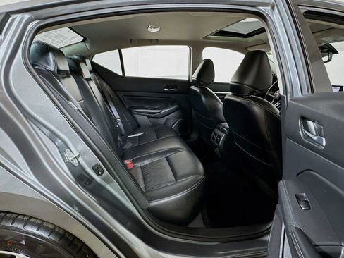 Used 2019 Nissan Altima 2.5 SL FWD image 26