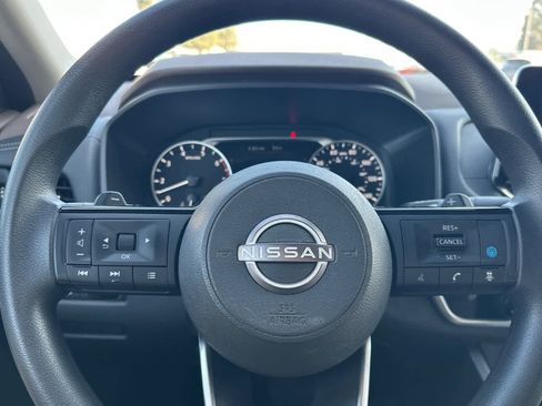 Used 2023 Nissan Rogue SV image 25