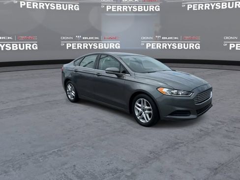 Used 2013 Ford Fusion SE FWD image 2