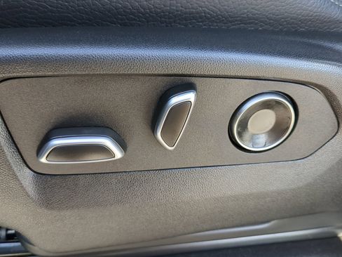 Used 2024 GMC Yukon XL Denali image 50