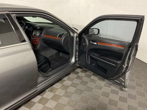 Used 2012 Chrysler 300 Limited RWD image 33