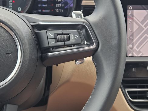 Certified 2026 Porsche Macan AWD/4WD image 27