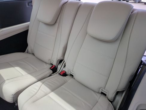 Certified 2026 Mercedes-Benz GLS 450 4MATIC image 33