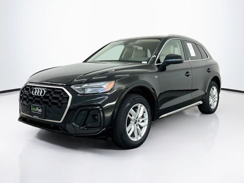 Used 2023 Audi Q5 2.0T Premium w/ Convenience Package AWD/4WD image 3