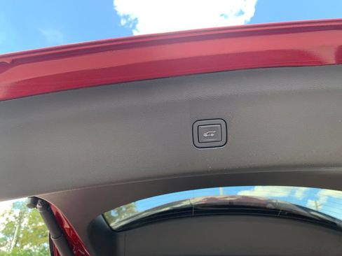 Used 2023 Buick Enclave Essence w/ Experience Buick Package FWD image 8