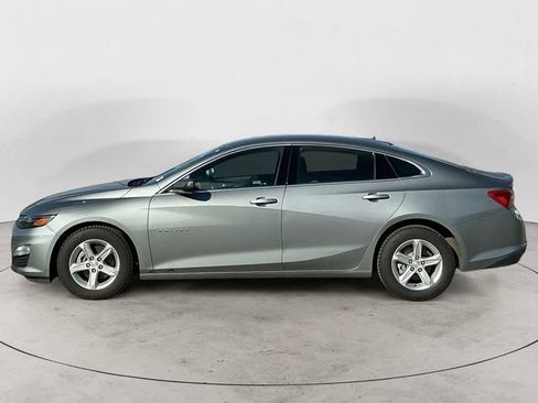 Used 2024 Chevrolet Malibu LT FWD image 2