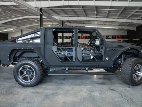 Used 2023 Jeep Gladiator Sport AWD/4WD image 80