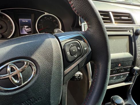 Used 2017 Toyota Camry SE image 18