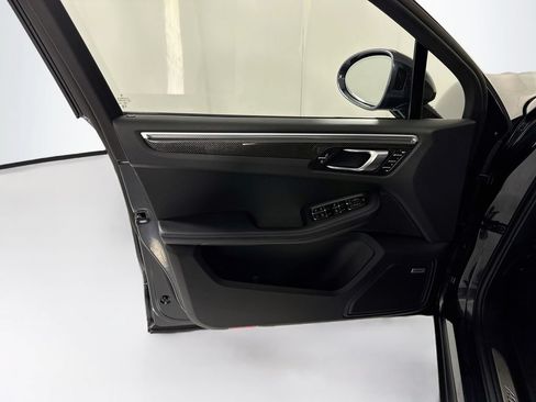 Used 2023 Porsche Macan S AWD/4WD image 25