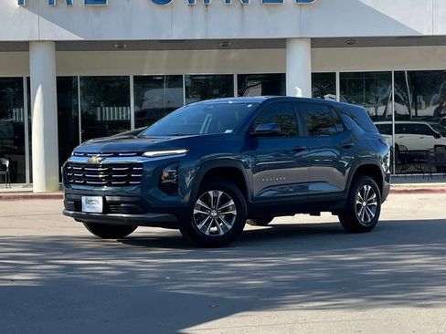 Used 2025 Chevrolet Equinox LT image 1