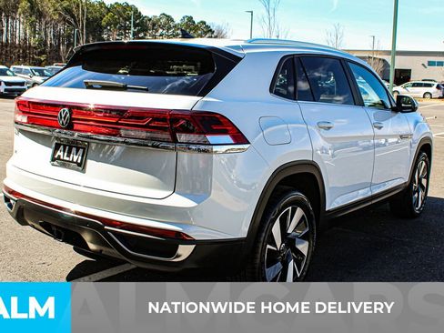 Used 2024 Volkswagen Atlas Cross Sport SE image 5