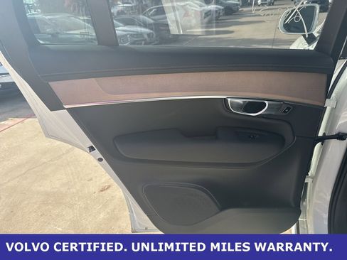 Certified 2025 Volvo XC90 B6 Plus image 19