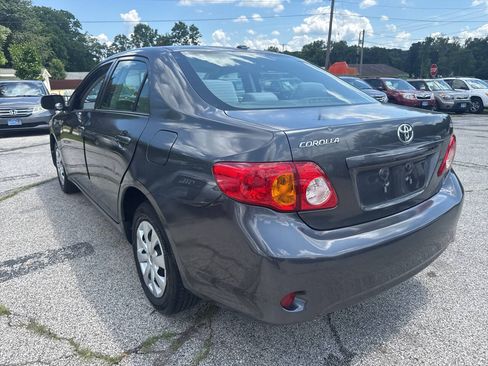 Used 2010 Toyota Corolla LE FWD image 4