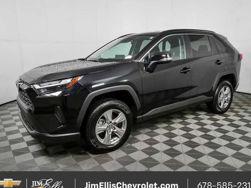 Used 2025 Toyota RAV4 XLE FWD image 25