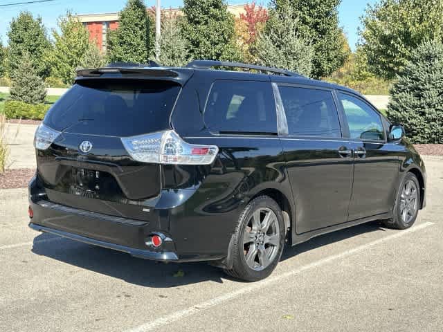Used 2018 Toyota Sienna SE Premium FWD image 34