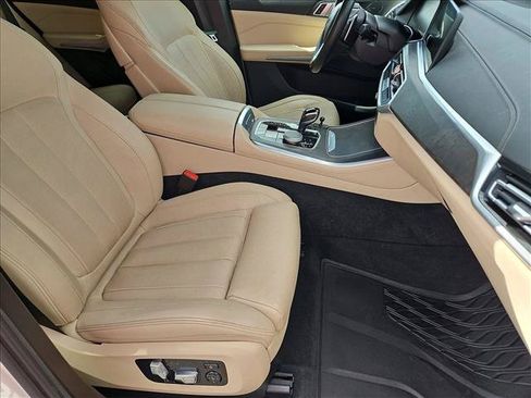 Used 2022 BMW X5 xDrive40i w/ Luxury Seating Package AWD/4WD image 29