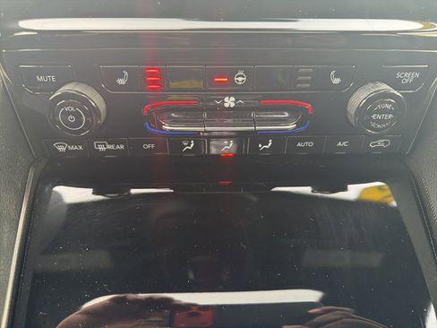 Certified 2025 Jeep Grand Cherokee Altitude image 13