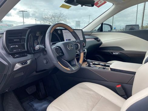 Used 2025 Lexus RX 350 Premium Plus w/ Convenience Package AWD/4WD image 9