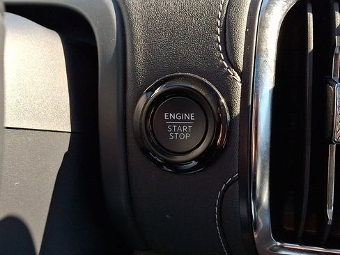 Certified 2025 Ford Expedition Platinum image 27