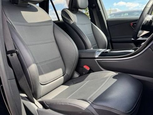 Used 2023 Mercedes-Benz GLC 300 4MATIC image 31
