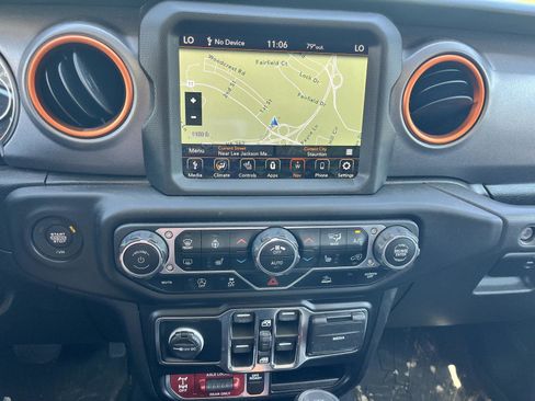 Used 2021 Jeep Gladiator Mojave AWD/4WD image 19