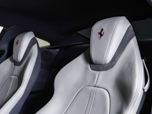Used 2022 Ferrari Roma RWD image 19