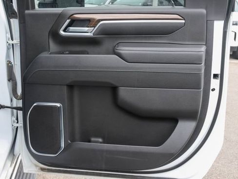 Used 2025 Chevrolet Silverado 2500 LT AWD/4WD image 18