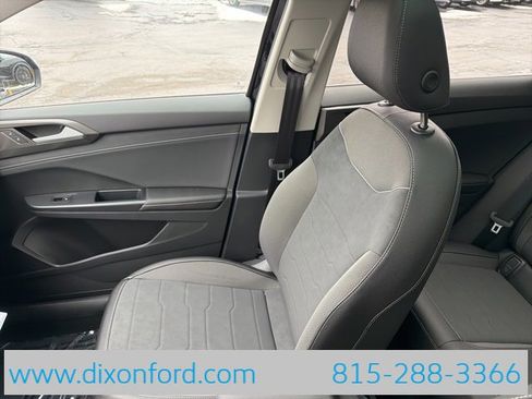 New 2026 Volkswagen Taos SE image 20