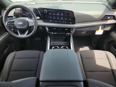 New 2026 Chevrolet Suburban LS RWD image 20