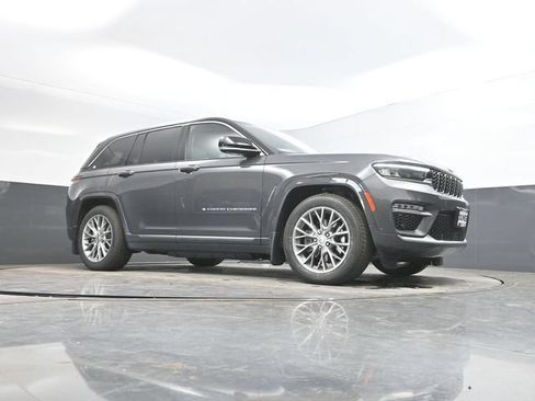 Used 2022 Jeep Grand Cherokee Summit w/ MOPAR Finishing Package AWD/4WD image 52