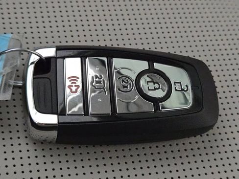 New 2026 Lincoln Aviator 2WD w/ Jet Appearance Package image 30