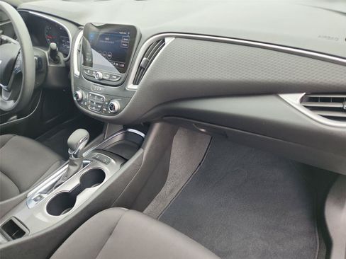 Used 2024 Chevrolet Malibu LT FWD image 28