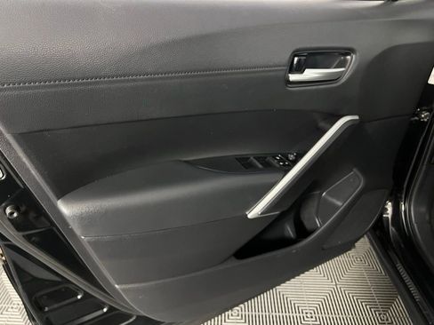 Used 2022 Toyota Corolla Cross XLE w/ Convenience Package image 25