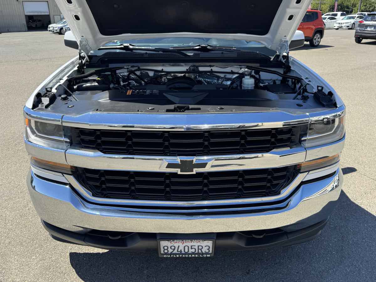 Used 2017 Chevrolet Silverado 1500 LT AWD/4WD image 39