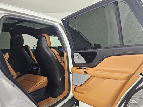 Used 2023 Lincoln Aviator Black Label Grand Touring w/ Class IV Trailer Tow Package image 15